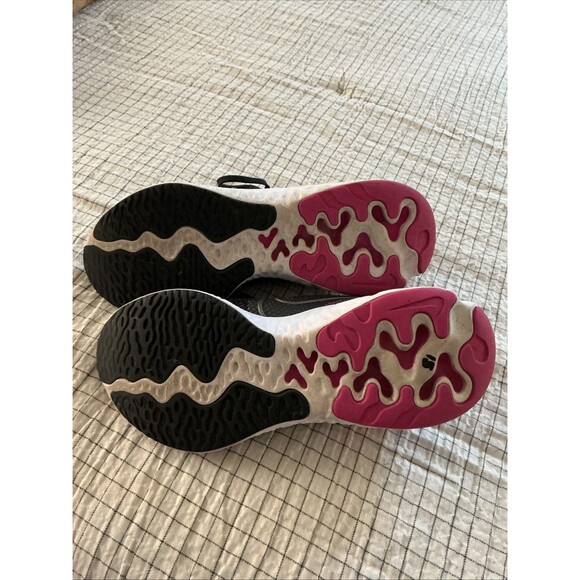 Nike Renew Women's Sneaker Size 7.5 Black And Pink Preowned - Picture 5 of 6